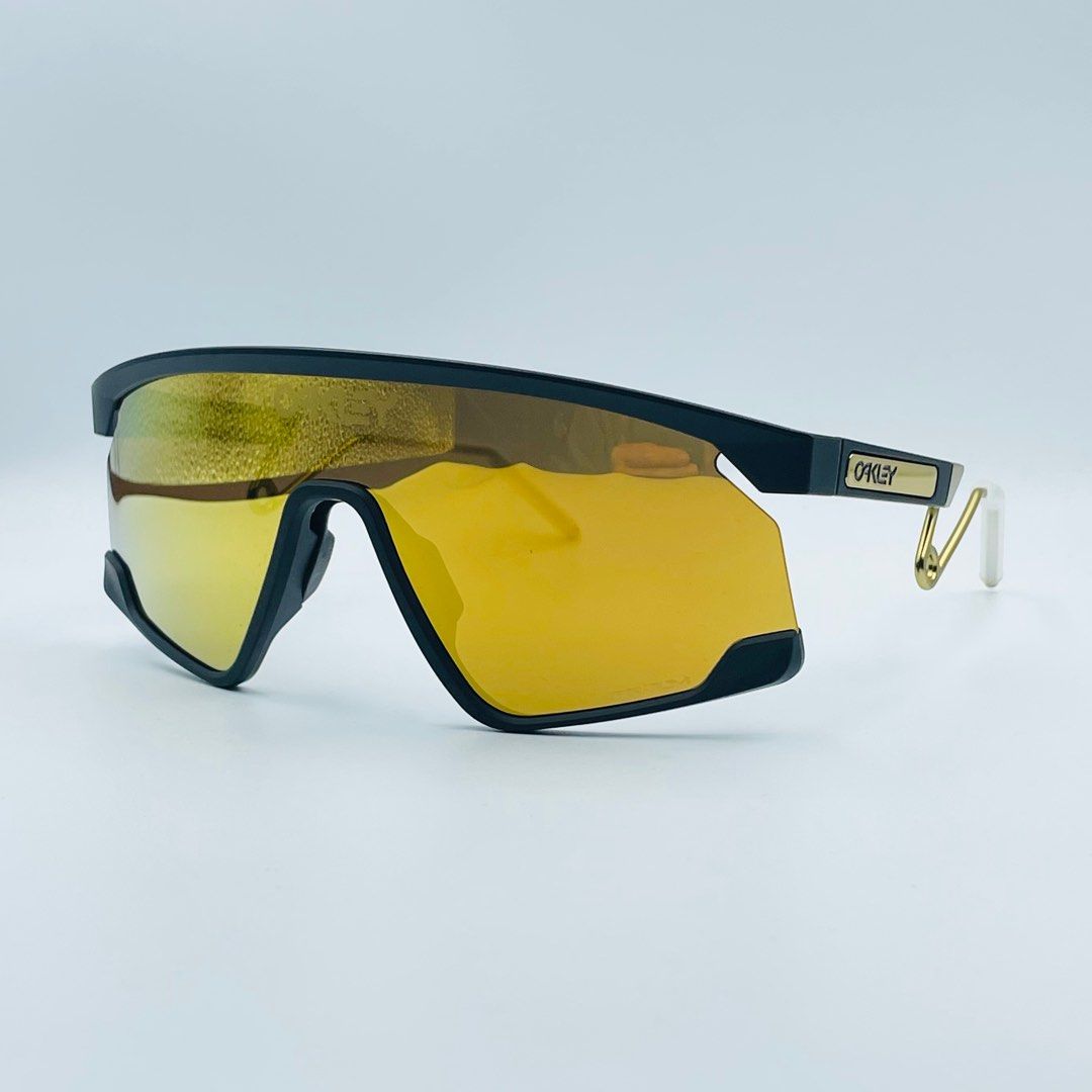 Oakley OO9237 BXTR Metal Sunglasses