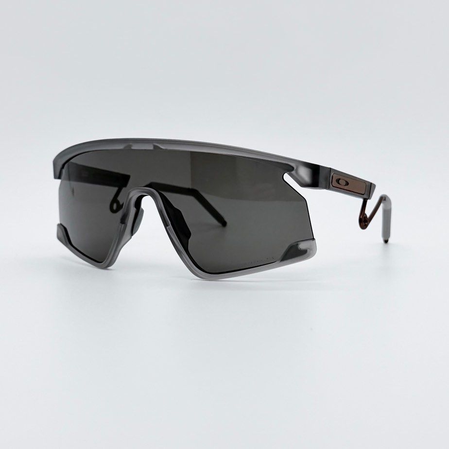 Oakley OO9237 BXTR Metal Sunglasses