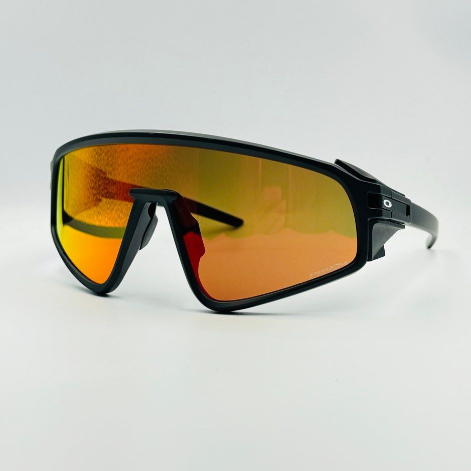 Oakley OO9404 Latch Panel Sunglasses
