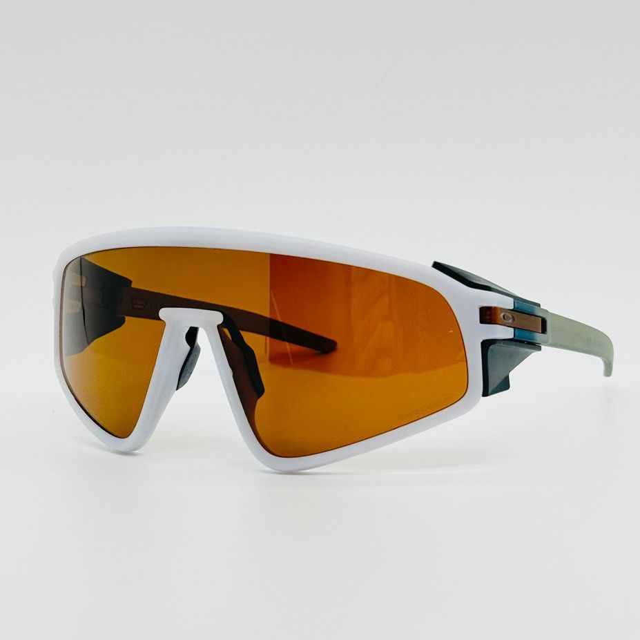 Oakley OO9404 Latch Panel Sunglasses