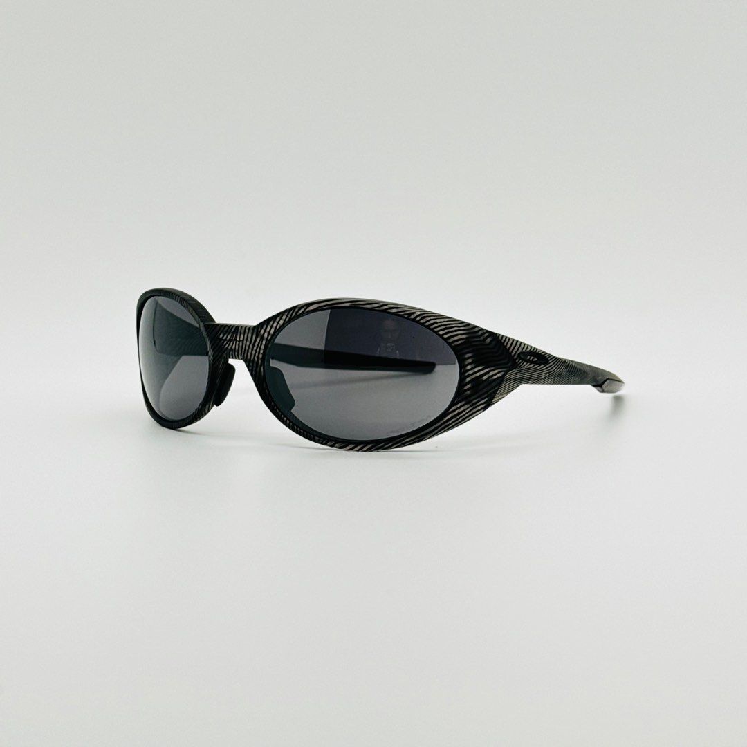 Oakley OO9438 Eye Jacket Redux Sunglasses