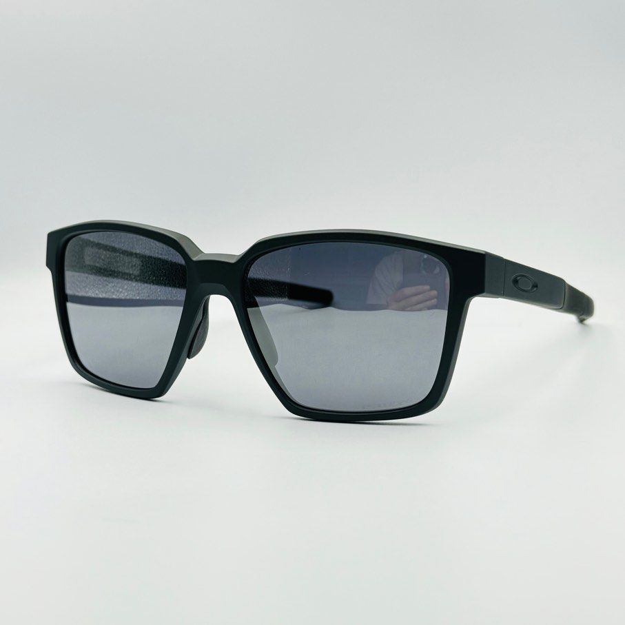 Oakley OO9430 Actuator SQ Sunglasses