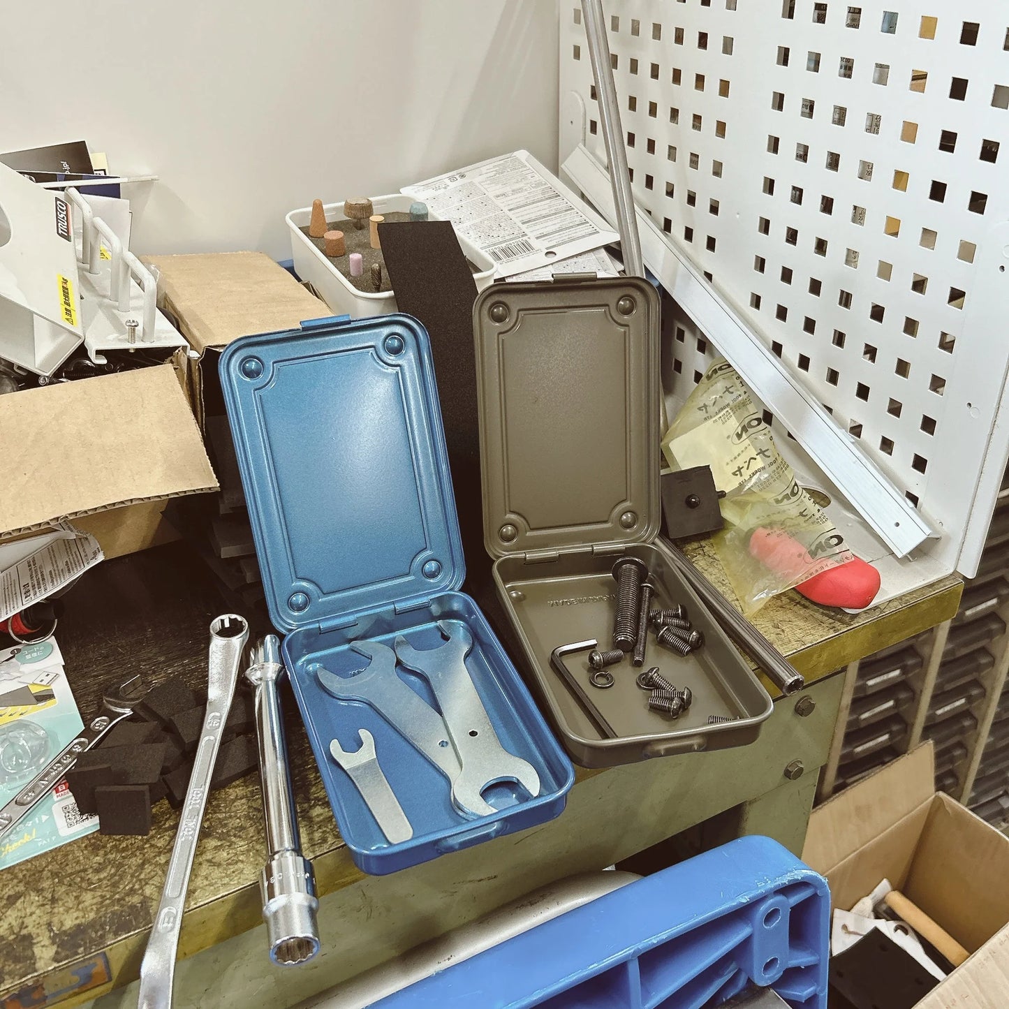 Toyo Steel Trunk Type Tool Box T-152