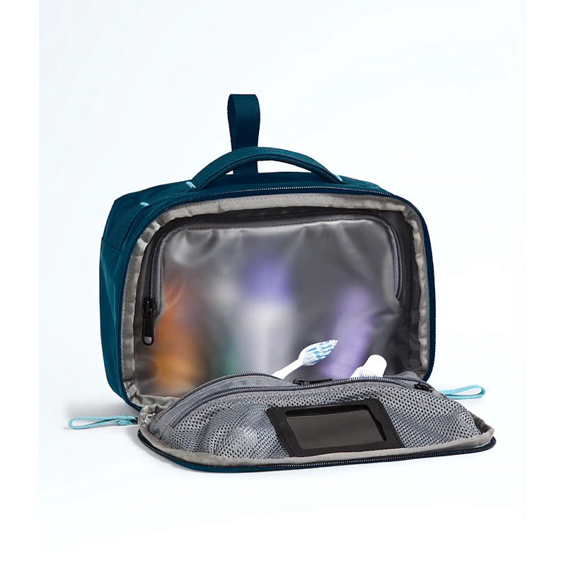 The North Face Base Camp Voyager Toiletry kit
