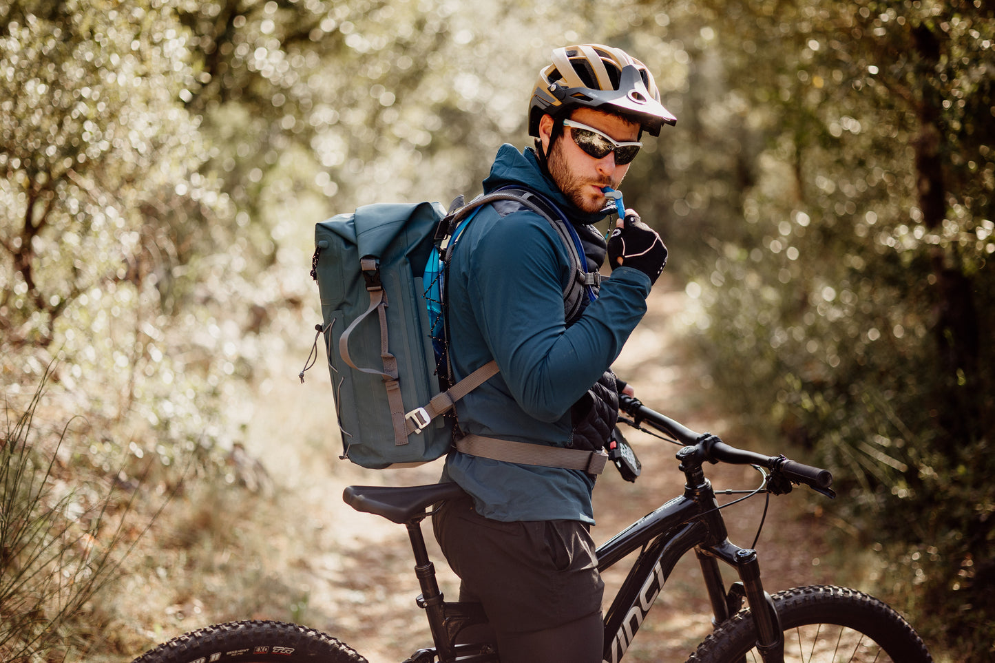 Zulupack Triton 25 Waterproof Backpack 25L with External Hydration Pocket